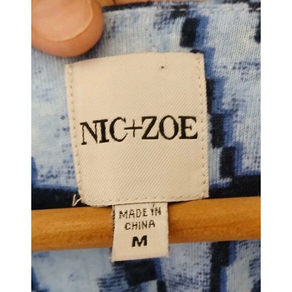 Nic+Zoe Zig Zag Twist Front Tee S/S Top Size Medium Blue Linen V Neck Work Artsy - Picture 6 of 11